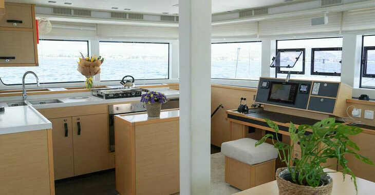 Louer catamaran à Old Port - Lagoon 52 Owner's Version