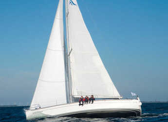 Rent a sailboat in Altefähr Harbor - Hanse 430e
