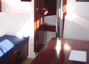 Rent a sailboat in Altefähr Harbor - Hanse 370