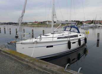 Rent a sailboat in Altefähr Harbor - Bavaria Cruiser 37