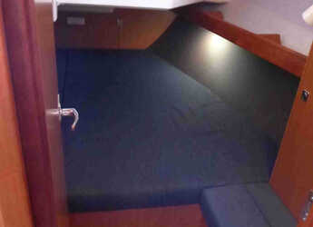 Rent a sailboat in Altefähr Harbor - Bavaria Cruiser 37