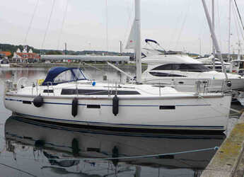 Rent a sailboat in Altefähr Harbor - Bavaria Cruiser 37