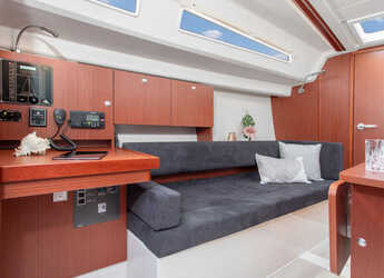 Rent a sailboat in Altefähr Harbor - Hanse 315