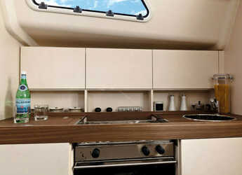 Rent a sailboat in Altefähr Harbor - Dehler Varianta 37