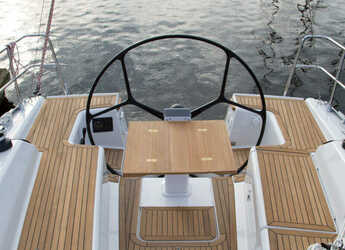 Rent a sailboat in Altefähr Harbor - Dehler Varianta 37