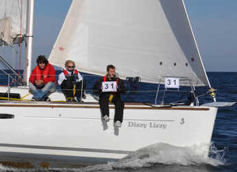 Rent a sailboat in Altefähr Harbor - Oceanis 34