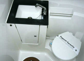 Rent a sailboat in Marina Flensburg Sonwik - Dufour 40E