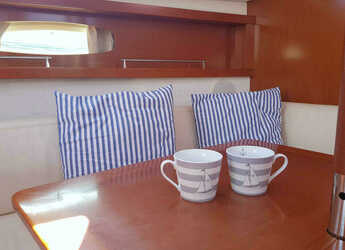 Rent a sailboat in Marina Flensburg Sonwik - Oceanis 31