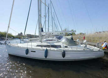 Rent a sailboat in Marina Yachtwerft Ramin - Oceanis 37