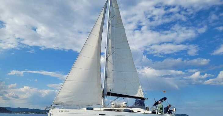Rent a sailboat in Marina Palamos - Beneteau Oceanis 37