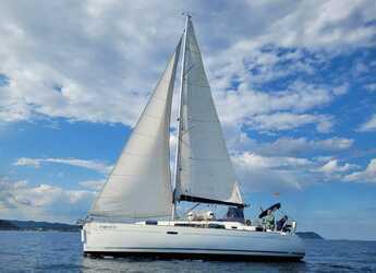 Rent a sailboat in Marina Palamos - Beneteau Oceanis 37