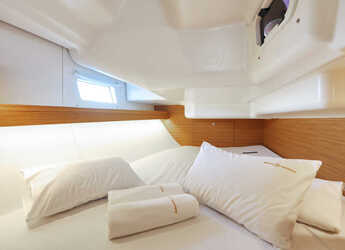 Rent a sailboat in Marina Mandalina - Elan Impression 40