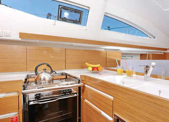 Rent a sailboat in Marina Mandalina - Elan Impression 40