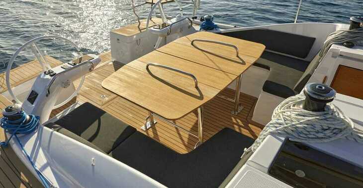 Rent a sailboat in Marina Mandalina - Elan Impression 43