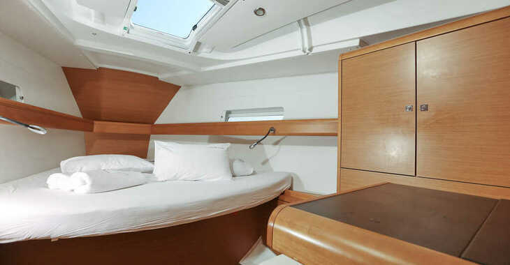 Chartern Sie segelboot in Marina Mandalina - Sun Odyssey 409 Performance