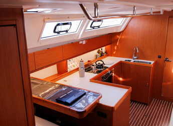 Chartern Sie segelboot in Marina di Portisco - Bavaria Cruiser 51