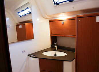 Chartern Sie segelboot in Marina di Portisco - Bavaria Cruiser 51