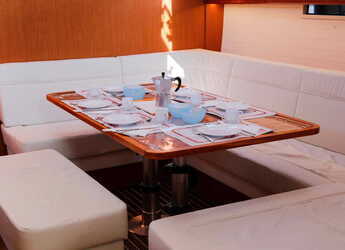 Chartern Sie segelboot in Marina di Portisco - Bavaria Cruiser 51