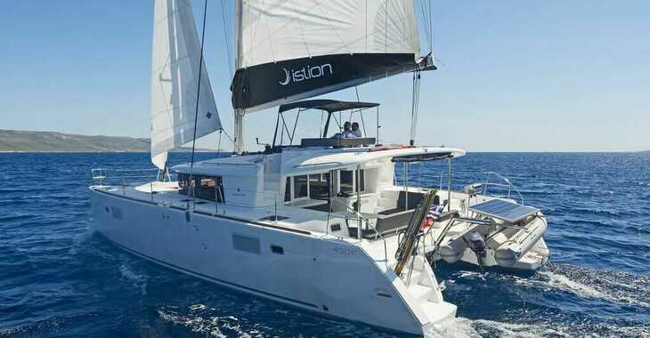 Rent a catamaran in Marina Skiathos  - Lagoon 450  Fly A/C & GEN (4 wc)