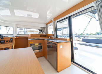 Chartern Sie katamaran in Marina Gouvia - Excess 11