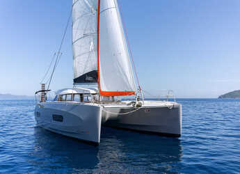 Chartern Sie katamaran in Marina Gouvia - Excess 11