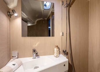 Rent a sailboat in Nelson Dockyard - Moorings 42.3 (Exclusive)