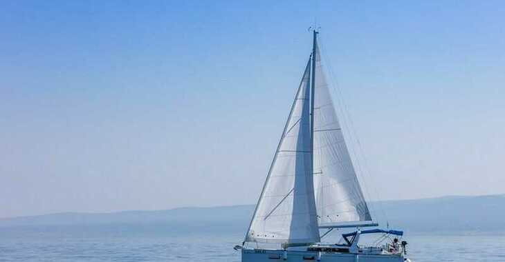 Chartern Sie segelboot in Marina Kastela - Beneteau Oceanis 38.1