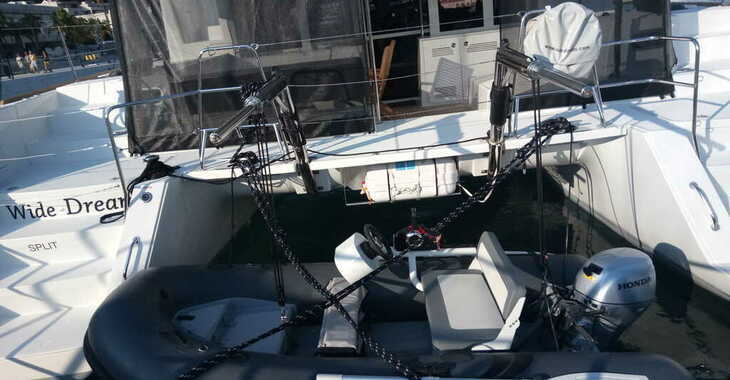 Rent a catamaran in Marina Nava - Lagoon 450 F