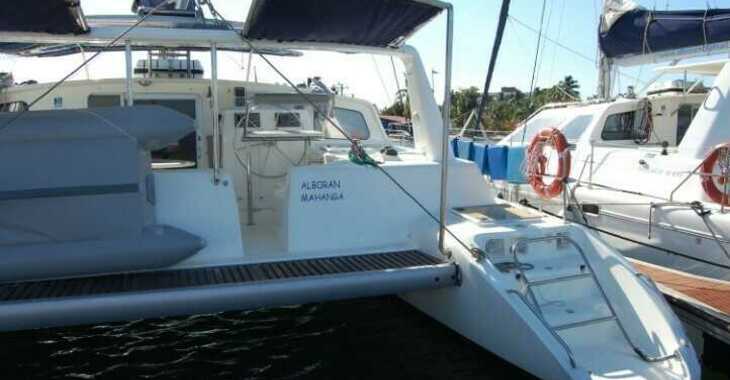 Rent a catamaran in Marina del Sur. Puerto de Las Galletas - Voyage 440