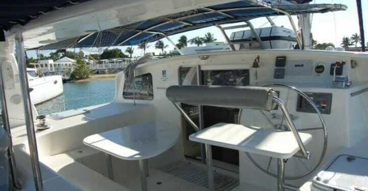 Rent a catamaran in Marina del Sur. Puerto de Las Galletas - Voyage 440