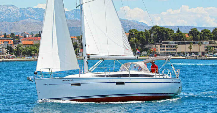 Rent a sailboat in Marina Split (ACI Marina) - Bavaria Cruiser 37 - 3 cab.