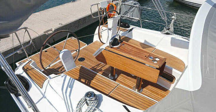 Rent a sailboat in Marina Split (ACI Marina) - Bavaria Cruiser 34