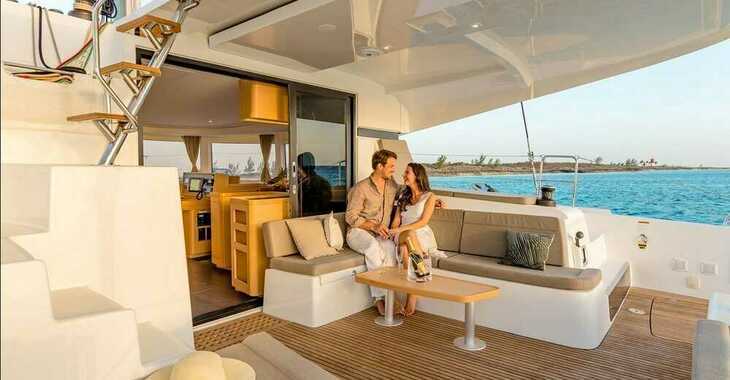 Rent a catamaran in Salamis Yachting Club - Lagoon 42 - 4 + 2 cab.