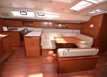 Chartern Sie segelboot in Salamis Yachting Club - Oceanis 54 - 4 + 1 cab.