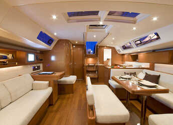 Chartern Sie segelboot in Salamis Yachting Club - Oceanis 54 - 4 + 1 cab.