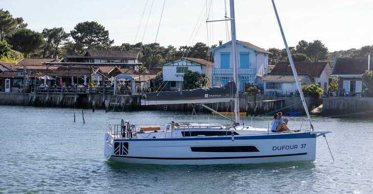 Chartern Sie segelboot in Punta Nuraghe - Dufour 37 Performance