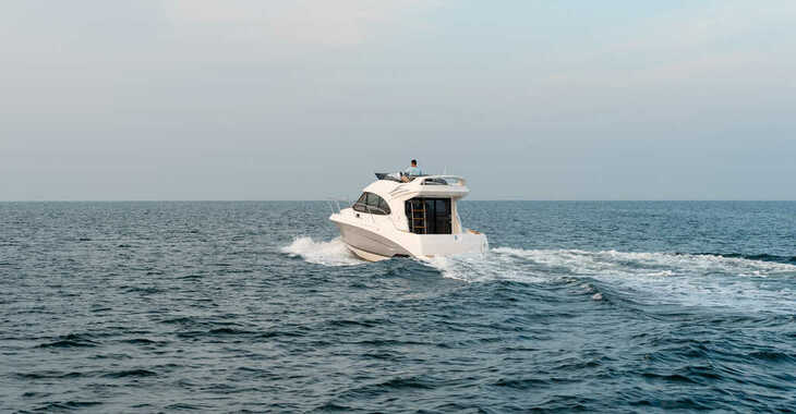 Rent a motorboat in Trogir ACI Marina - Beneteau Antares 32 fly