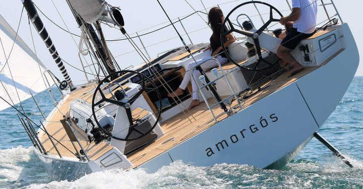 Rent a sailboat in Marina di Santa Teresa Gallura (Longosardo) - Solaris 44