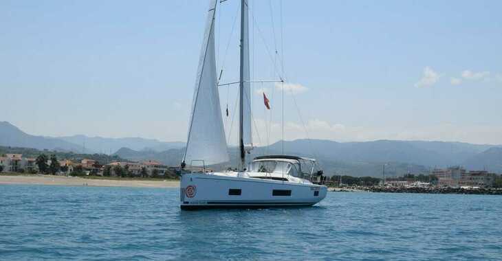 Rent a sailboat in Marina di Cannigione - Oceanis 46.1  5 cabins