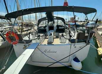 Rent a sailboat in La Maddalena (Cala Gavetta) - Sun Odyssey 490