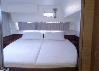 Rent a catamaran in La Maddalena (Cala Gavetta) - Lagoon 42