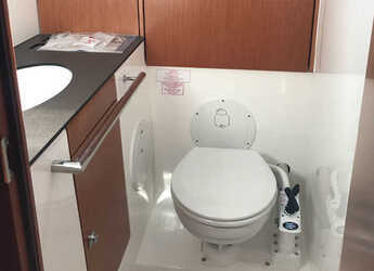 Rent a sailboat in Marina di Scarlino - Bavaria Cruiser 46