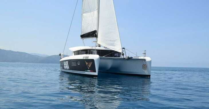 Rent a catamaran in Punta Nuraghe - Lagoon 42 (4+2) cb WM