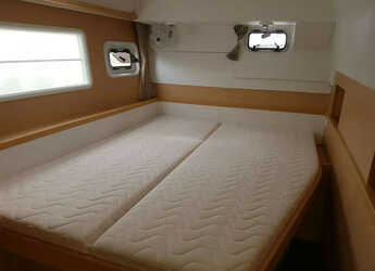 Louer catamaran à Punta Nuraghe - Lagoon 400 S2