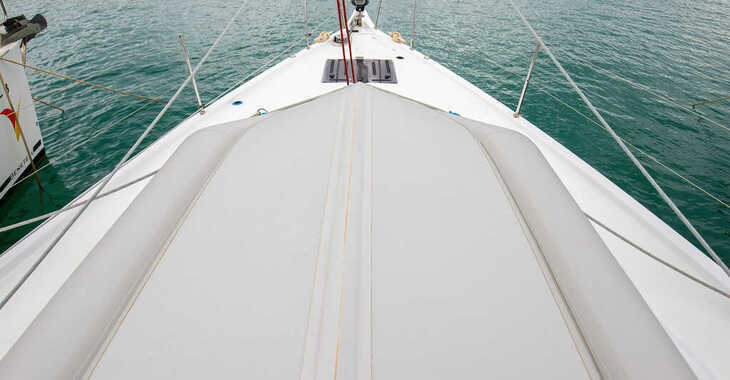 Rent a sailboat in Marina Cala de Medici - Oceanis 51.1