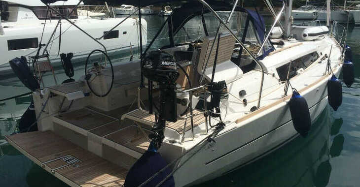 Rent a sailboat in Marina di Cannigione - Dufour 382 GL