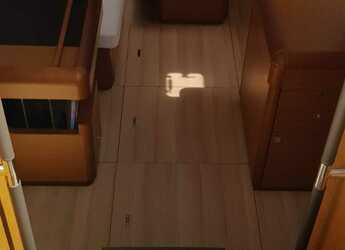 Alquilar velero en Punta Nuraghe - Sun Odyssey 519