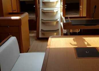 Alquilar velero en Punta Nuraghe - Sun Odyssey 519