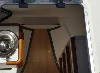 Alquilar velero en Punta Nuraghe - Sun Odyssey 519