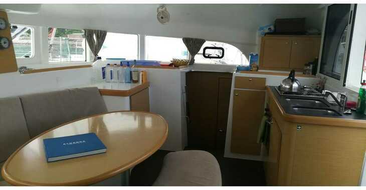 Rent a catamaran in Punta Nuraghe - Lagoon 380 S2